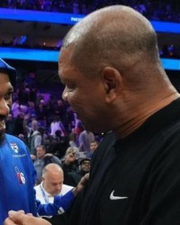 里弗斯重回费城感受满场嘘声，字母哥公开声援主帅