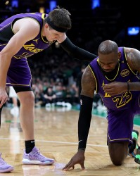 夸梅分享防守心得：面对科比需防肘击，对阵詹姆斯则留意其伤情反应