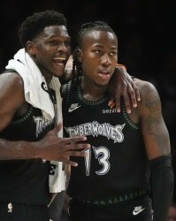 开云体育在线-意外吗？森林狼伤缺两大将第三节32-24胜掘金8分 反超4分进入末节