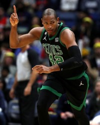 开云入口-霍福德：提前续约是为了专注于球场 赢球最重要