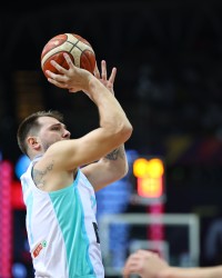 开云体育在线-阿夫迪亚称将分享防守东契奇策略 强调全队保持强势进攻